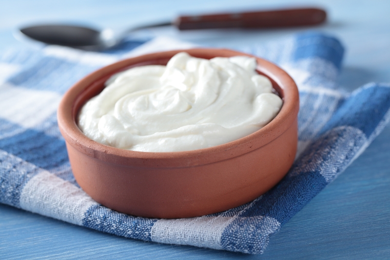 Soft foods such as yogurt are a good choice post-wisdom teeth removal.